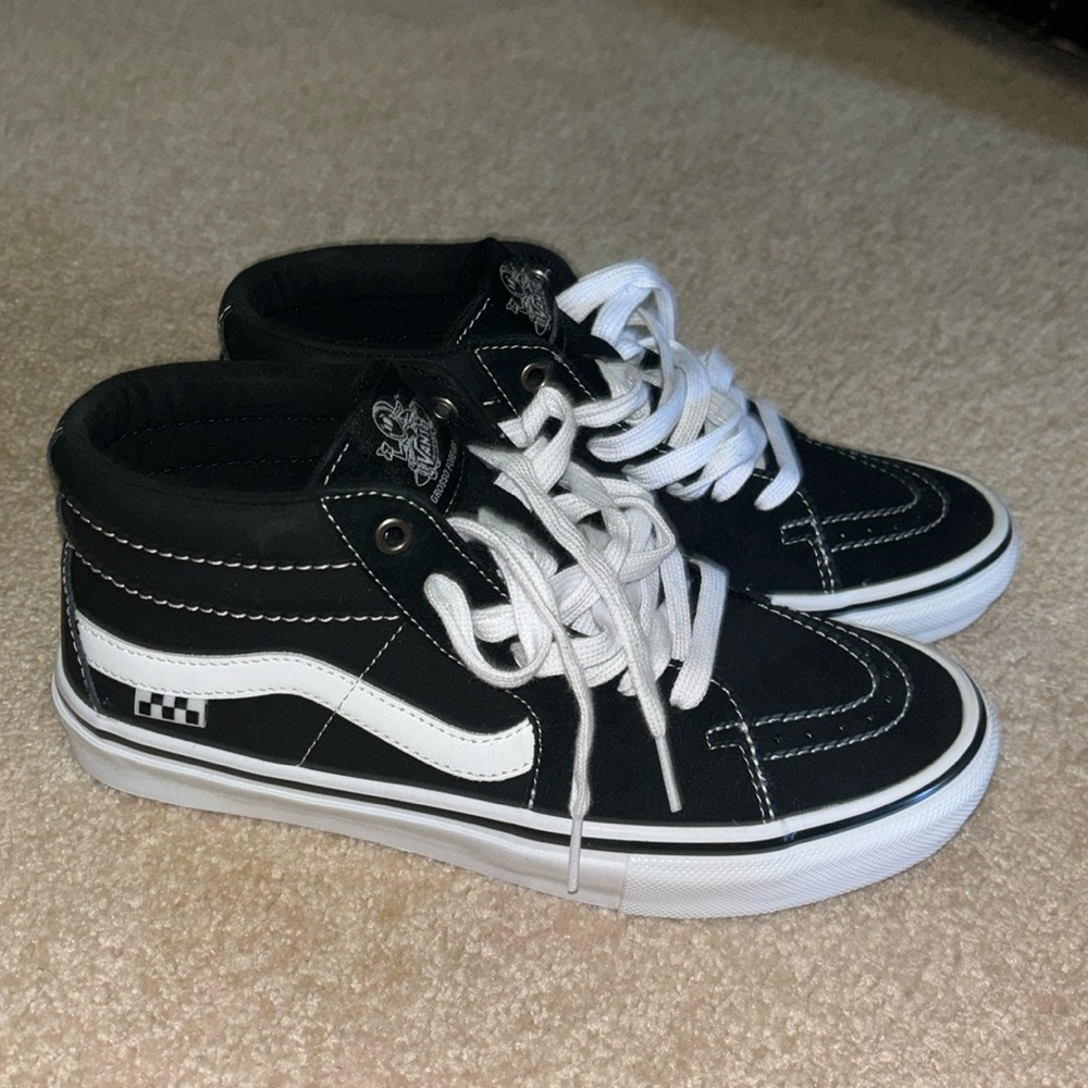 BRAND NEW NEVER BEEN WORN skate grosso mid shoe